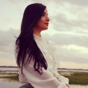 Meet your Posher, Yoly